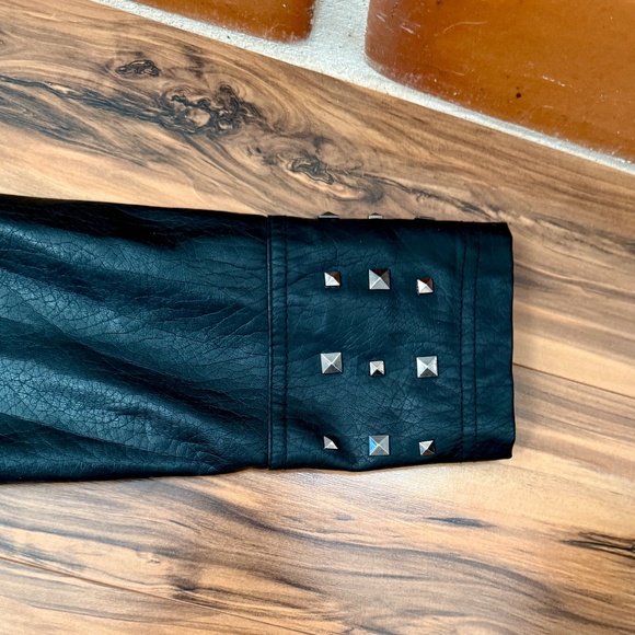 Black vegan leather cropped bolero jacket goth biker studded - Picture 5 of 6